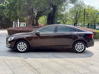 2018 Volvo S60 II Рестайлинг, коричневый, 1360000 рублей, вид 5