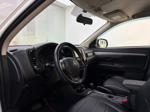 2013 Mitsubishi Outlander III, белый, 1020000 рублей - вид 15