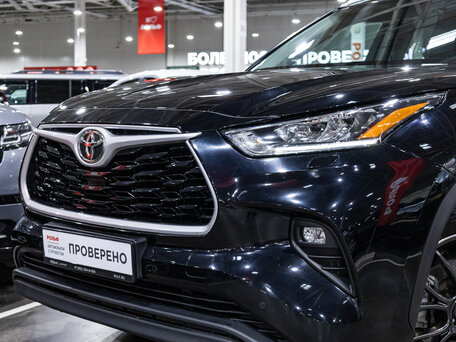 2020 Toyota Highlander IV (XU70), чёрный, 4999700 рублей, вид 2