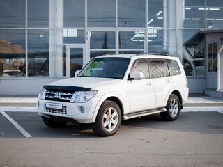 2011 Mitsubishi Pajero IV Рестайлинг 1, белый, 1570000 рублей, вид 1