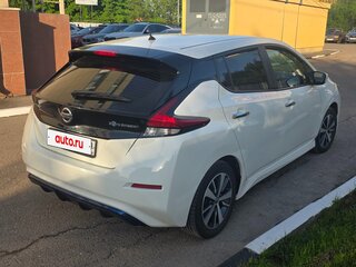 2019 Nissan Leaf II (ZE1), белый, 2200000 рублей, вид 4