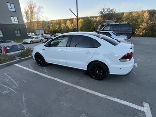 2017 Volkswagen Polo V Рестайлинг, белый, 1300000 рублей, вид 4