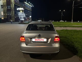 2013 Volkswagen Polo V, серебристый, 465000 рублей, вид 3