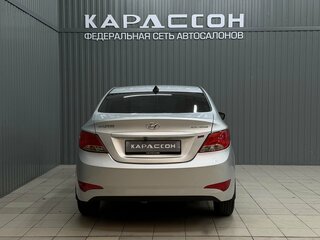 2015 Hyundai Solaris I Рестайлинг, серебристый, 858000 рублей, вид 4