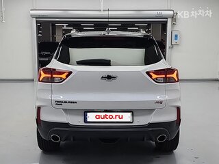 2022 Chevrolet TrailBlazer III, белый, 1530000 рублей, вид 3