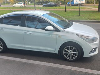 2018 Hyundai Solaris II, белый, 780000 рублей, вид 2