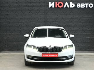 2018 Skoda Octavia III (A7) Рестайлинг, белый, 1440000 рублей, вид 2