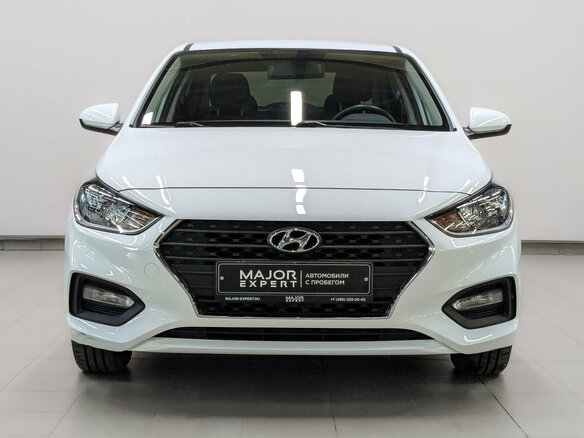 2019 Hyundai Solaris II, белый, 1502000 рублей - вид 2