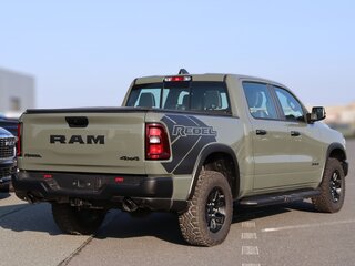 2026 Ram 1500 Crew Cab V Рестайлинг, зелёный, 10990000 рублей, вид 2