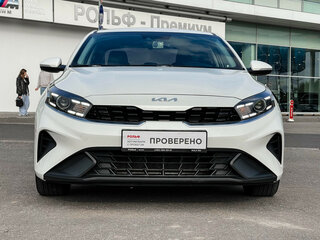 2022 Kia K3 II Рестайлинг, белый, 2197000 рублей, вид 2