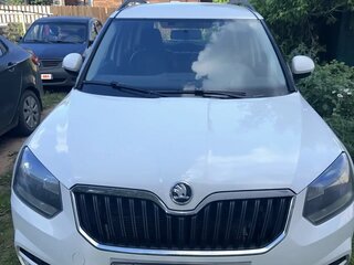 2015 Skoda Yeti I Рестайлинг, белый, 850000 рублей, вид 2