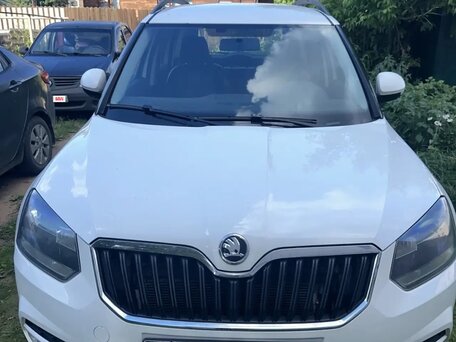 2015 Skoda Yeti I Рестайлинг, белый, 850000 рублей, вид 2