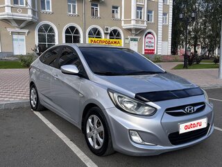 2011 Hyundai Solaris I, серебристый, 675000 рублей, вид 4