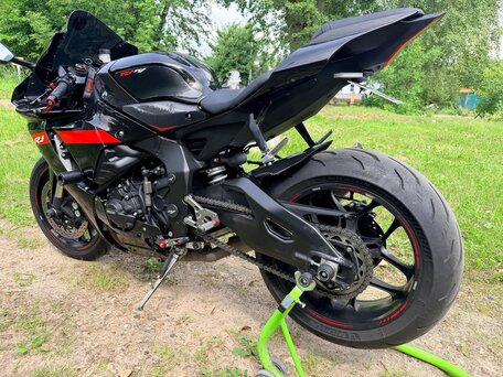 2024 Yamaha YZF-R1, чёрный, 2050000 рублей, вид 3