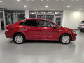 2017 Volkswagen Polo V Рестайлинг, красный - вид 3