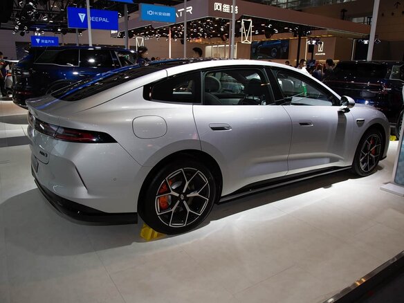 2026 Changan Qiyuan A06 28.39 kWh, серебристый, 2620000 рублей - вид 5