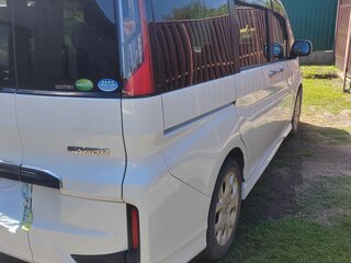 2016 Honda Stepwgn Spada V, белый, 1670000 рублей, вид 5