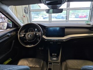 2022 Skoda Octavia IV (A8), серый, 2525000 рублей, вид 5