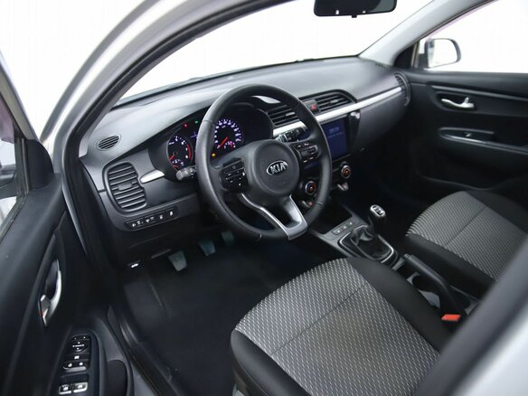 2018 Kia Rio X-Line IV, серебристый, 1130000 рублей - вид 8