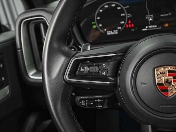 2024 Porsche Cayenne III Рестайлинг, чёрный, 16350000 рублей - вид 20