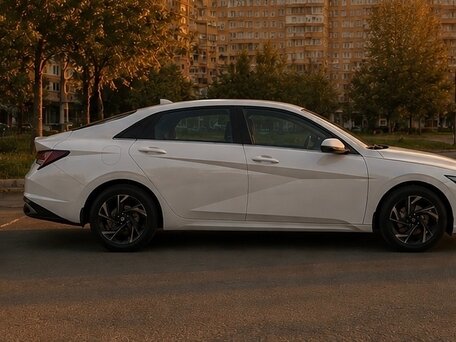 2024 Hyundai Elantra VII (CN7) Рестайлинг, белый, 1875000 рублей, вид 3