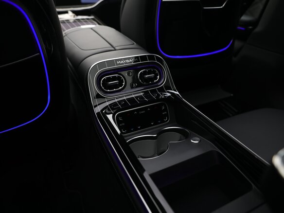 2026 Mercedes-Benz Maybach S-Класс 580 II (Z223) Рестайлинг, чёрный, 41900000 рублей - вид 30