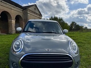 2020 Mini Hatch Cooper III (F55/F56) Рестайлинг, серебристый, 1800000 рублей, вид 1