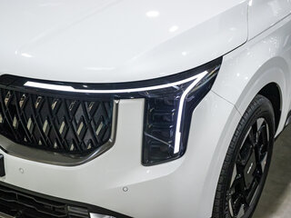 2025 Kia Carnival IV Рестайлинг, белый, 6950000 рублей, вид 5