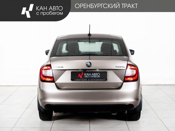 2018 Skoda Rapid I Рестайлинг, бежевый, 1100000 рублей - вид 3