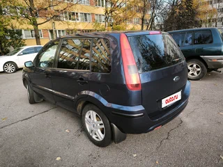 2005 Ford Fusion I Рестайлинг, синий, 280000 рублей, вид 4