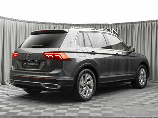2020 Volkswagen Tiguan II Рестайлинг, серый, 3590000 рублей, вид 5