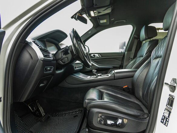 2022 BMW X5 30d IV (G05/G18), белый, 7498000 рублей - вид 16