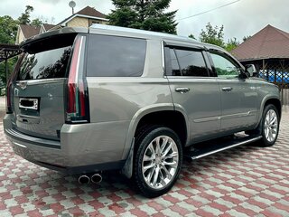 2019 Cadillac Escalade IV, бежевый, 6100000 рублей, вид 4
