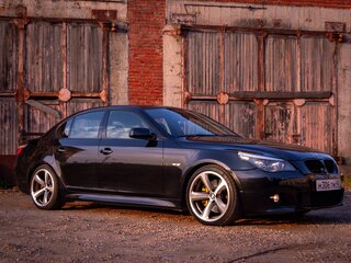 2005 BMW 5 серии 530d V (E60/E61), чёрный, 1700000 рублей, вид 3