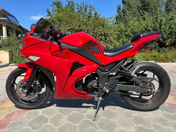 2024 Yamaha YZF-R3, красный, 310000 рублей