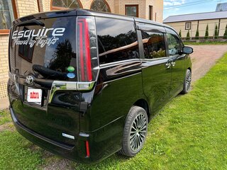 2018 Toyota Esquire I Рестайлинг, чёрный, 2275000 рублей, вид 2