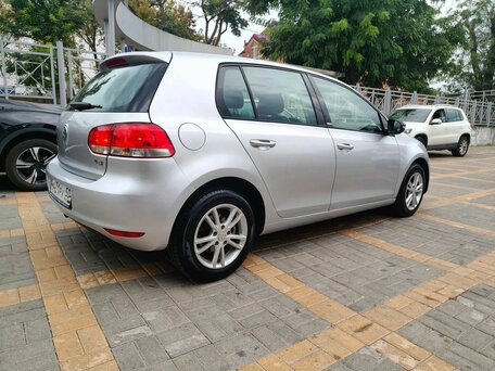 2012 Volkswagen Golf VI, серебристый, 675000 рублей, вид 4