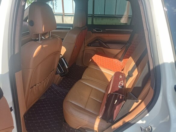 2010 Porsche Cayenne S II (958), серый, 2000000 рублей - вид 19