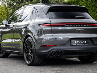 2026 Porsche Cayenne E-Hybrid III Рестайлинг, серый, 15100000 рублей, вид 2