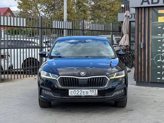 2022 Skoda Octavia IV (A8), чёрный, 2899000 рублей, вид 2