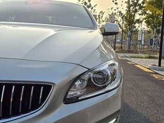 2018 Volvo S60 II Рестайлинг, золотистый, 1370000 рублей, вид 3