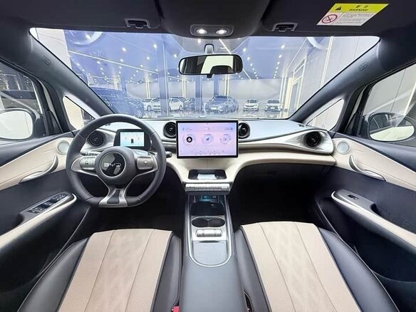 2026 BYD Dolphin 44.9 kWh I, белый, 1680000 рублей - вид 8