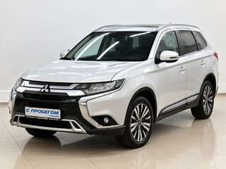 2018 Mitsubishi Outlander III Рестайлинг 3, белый, 1930000 рублей, вид 1
