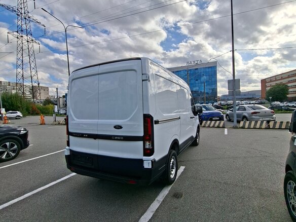 2026 Ford Transit, белый - вид 5