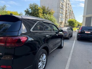 2020 Kia Sorento III Prime Рестайлинг, чёрный, 3150000 рублей, вид 4