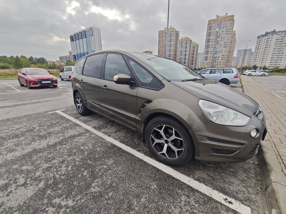 2010 Ford S-MAX I, зелёный, 1100000 рублей - вид 9
