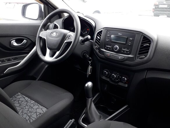 2019 Lada (ВАЗ) XRAY I, серебристый, 980000 рублей - вид 9