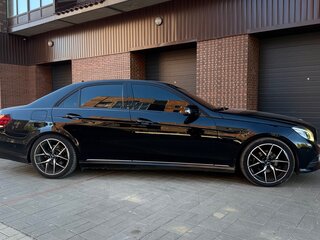 2014 Mercedes-Benz E-Класс 200 IV (W212, S212, C207) Рестайлинг, чёрный, 1610000 рублей, вид 4