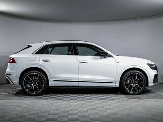 2019 Audi Q8 55 TFSI I (4M), белый, 4949000 рублей, вид 4