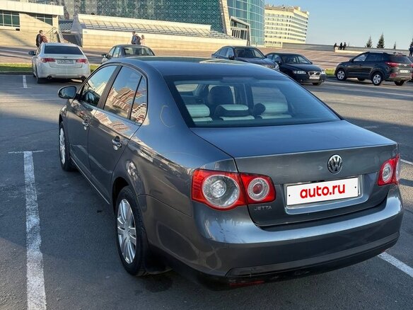 2008 Volkswagen Jetta V, серый, 439000 рублей - вид 4